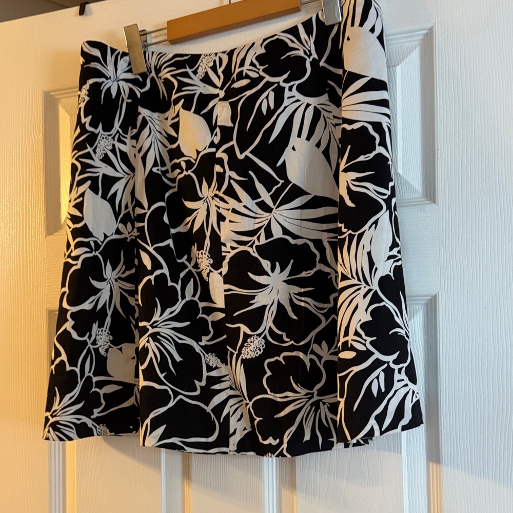 Dalia Collection Black and White Floral A-Line Skirt